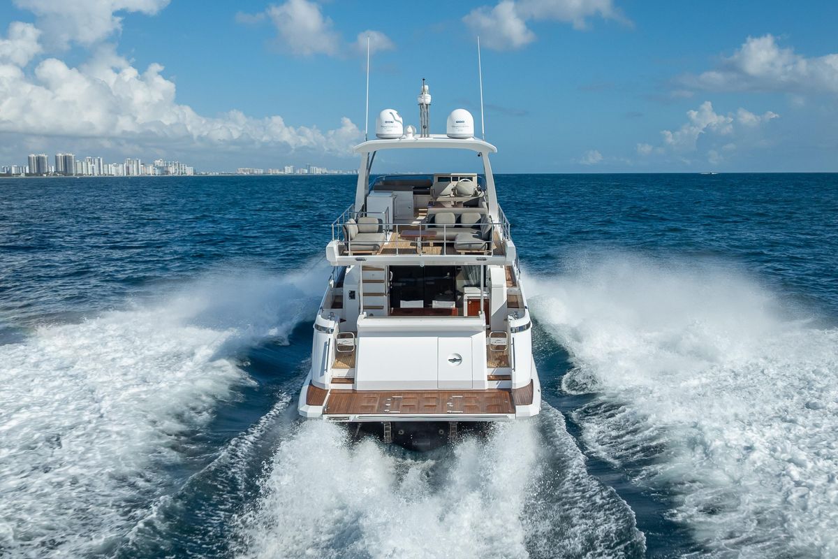 2019 Azimut 66 