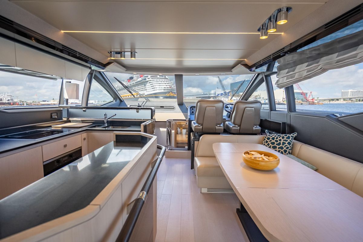 2019 Azimut 66 