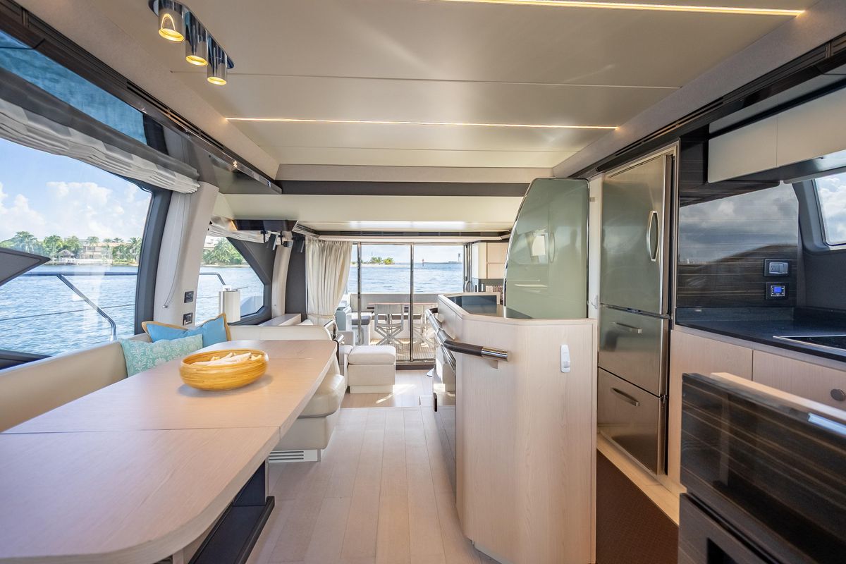 2019 Azimut 66 