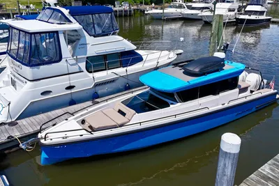 Axopar 37 Cross Cabin
