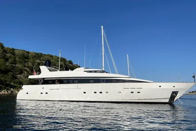 Bugari 32 Custom
