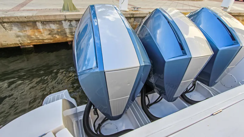 Bravo Alpha Yacht Photos Pics 