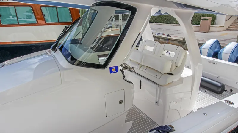 Bravo Alpha Yacht Photos Pics 