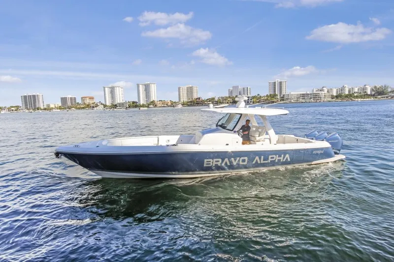 Bravo Alpha Yacht Photos Pics 