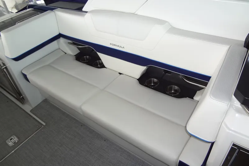 Master Plan Yacht Photos Pics 2023 Formula 380 Super Sport Crossover I/O interior seating with cup holders.