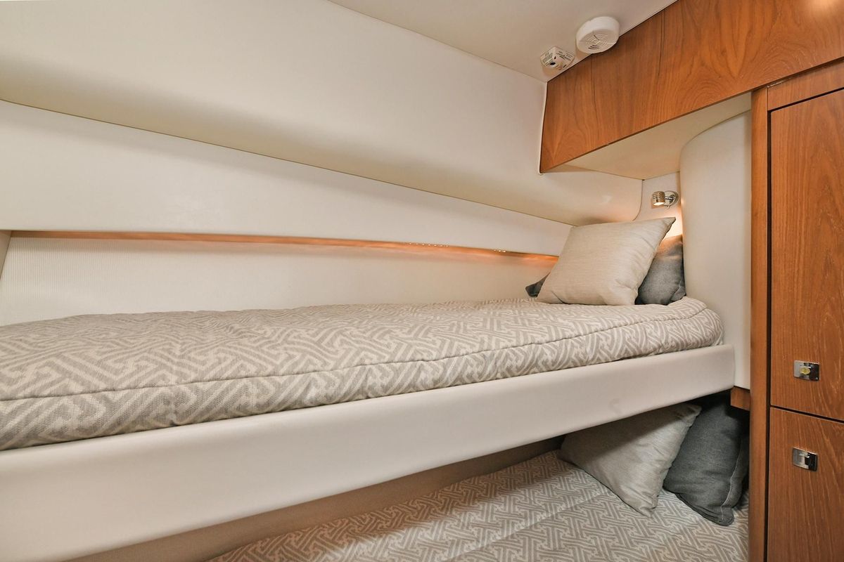 2015 Tiara Yachts 48 