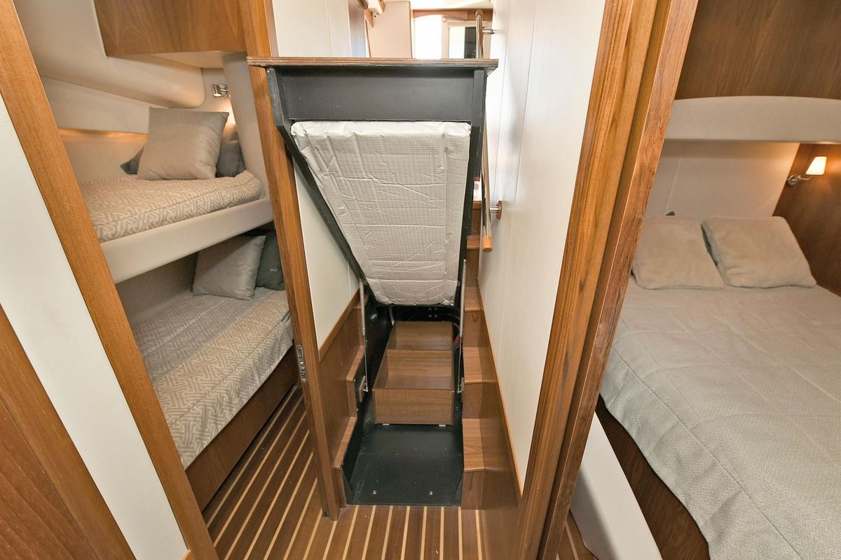2015 Tiara Yachts 48 