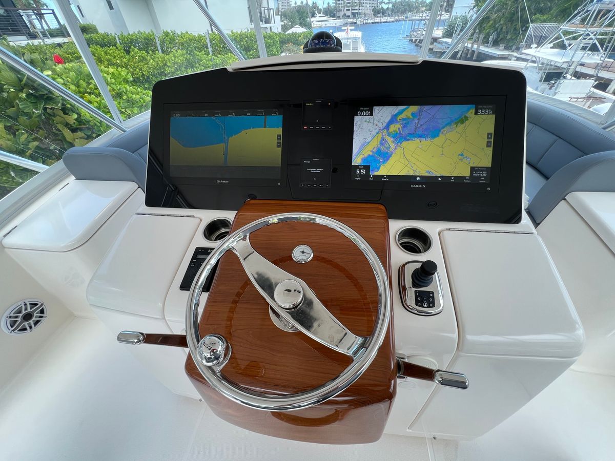 2015 Tiara Yachts 48 
