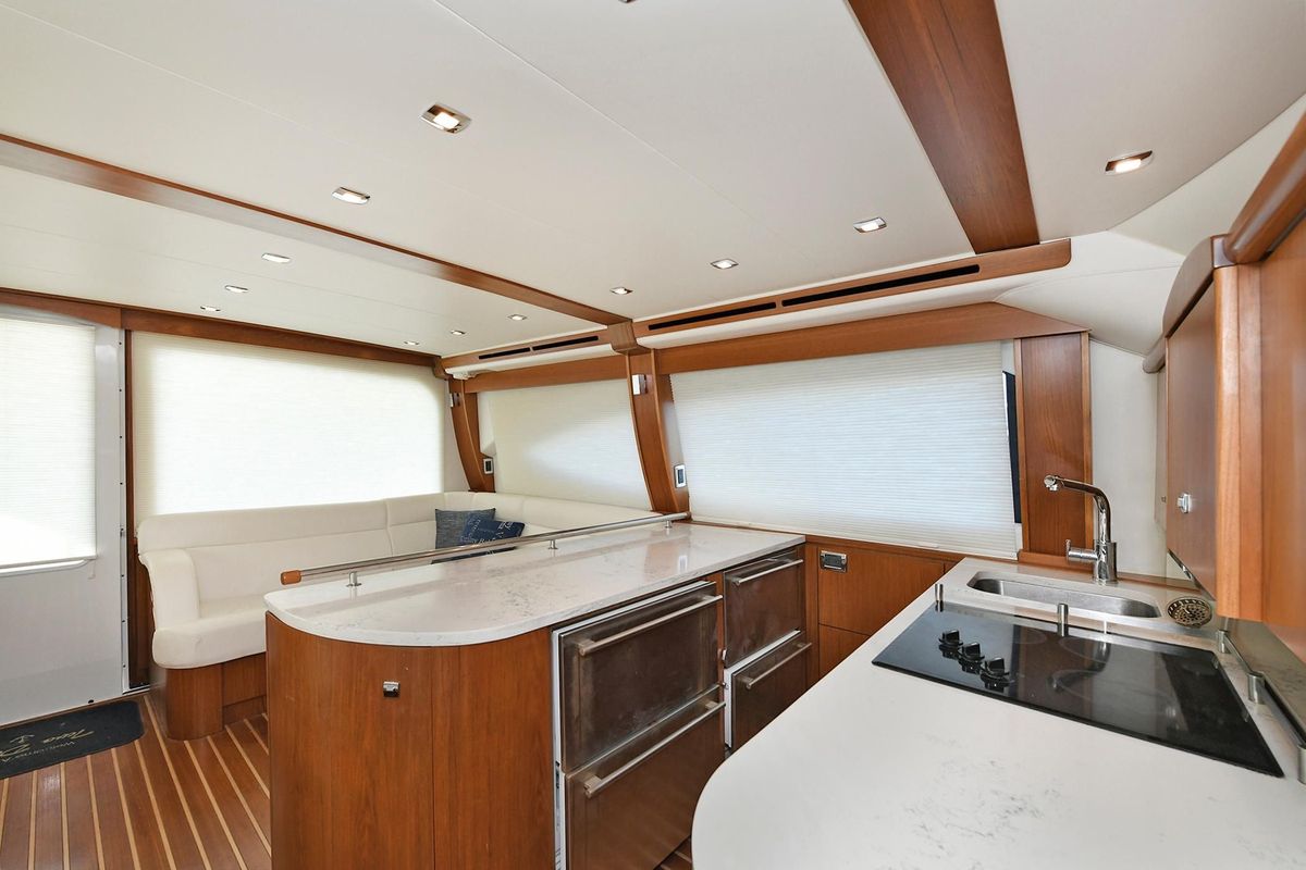 2015 Tiara Yachts 48 