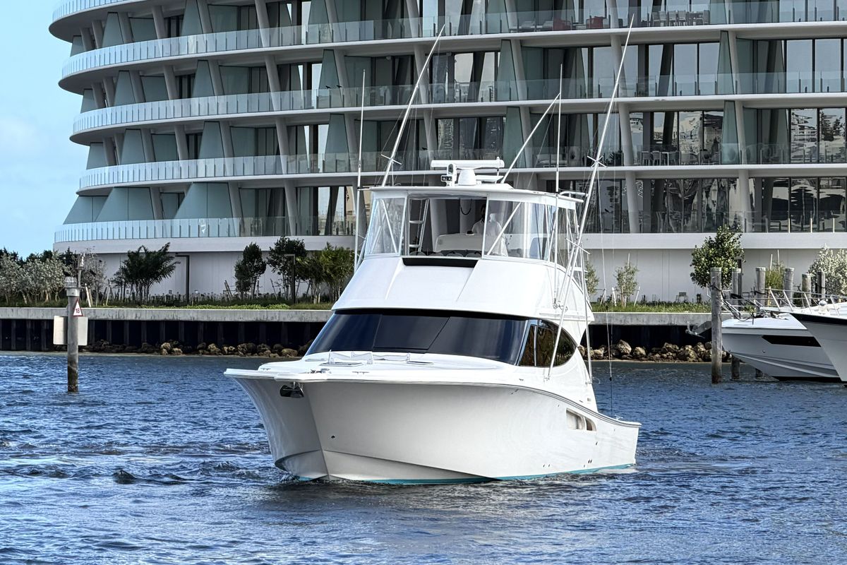 2015 Tiara Yachts 48 