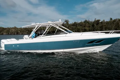 2010 Intrepid 370 Cuddy