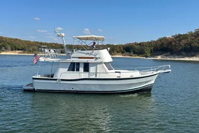 Mainship 390 Trawler