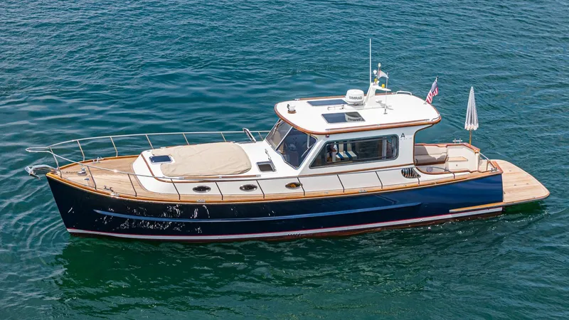 Exhale Yacht Photos Pics 