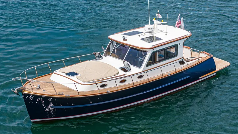 Exhale Yacht Photos Pics 