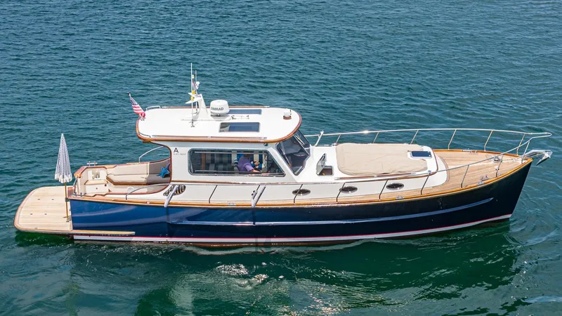 Exhale Yacht Photos Pics 