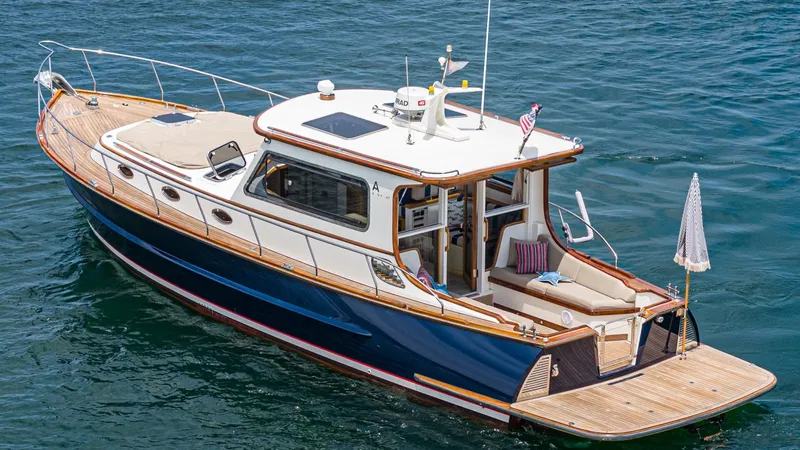 Exhale Yacht Photos Pics 