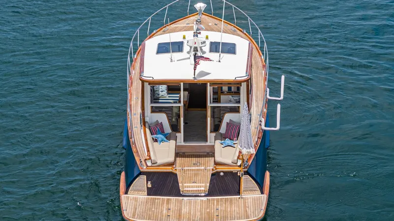 Exhale Yacht Photos Pics 