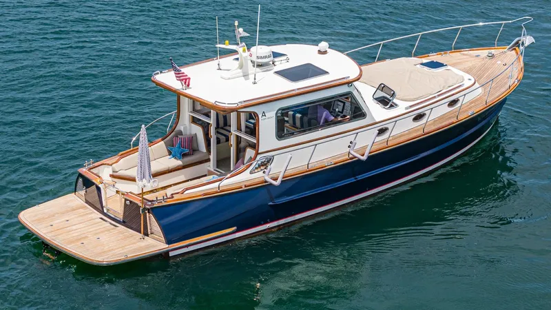 Exhale Yacht Photos Pics 