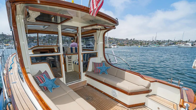 Exhale Yacht Photos Pics 