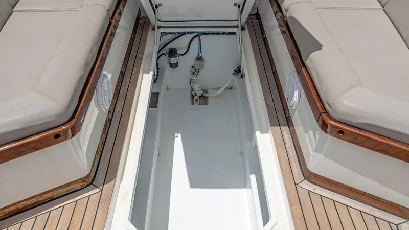 Exhale Yacht Photos Pics 