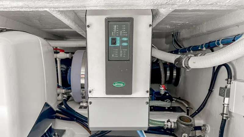 Exhale Yacht Photos Pics 