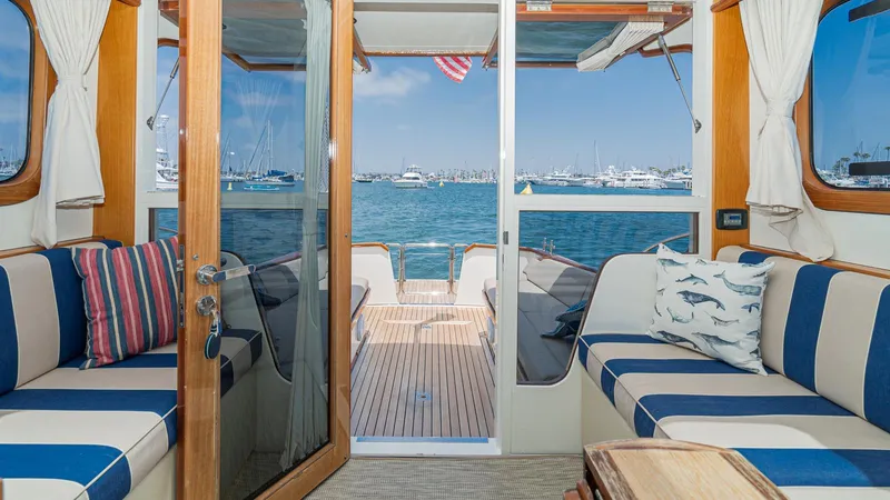 Exhale Yacht Photos Pics 