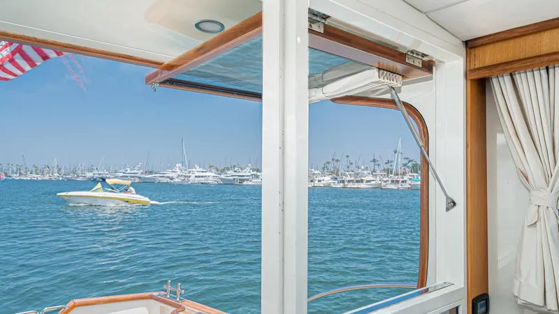 Exhale Yacht Photos Pics 