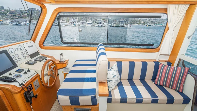 Exhale Yacht Photos Pics 