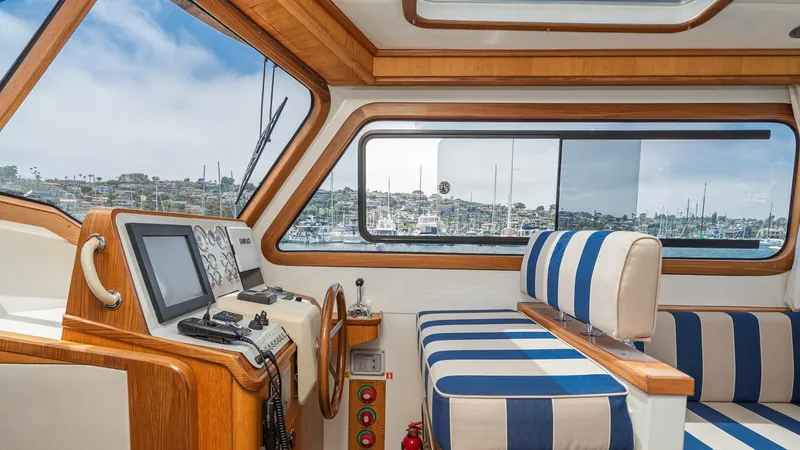 Exhale Yacht Photos Pics 