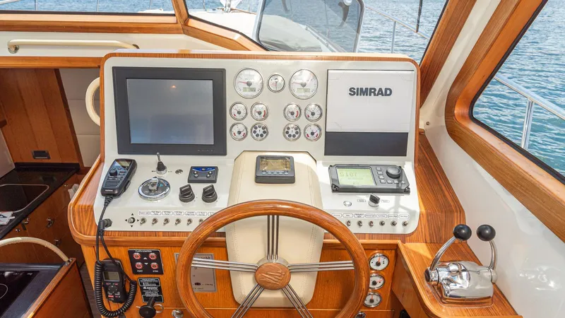 Exhale Yacht Photos Pics 