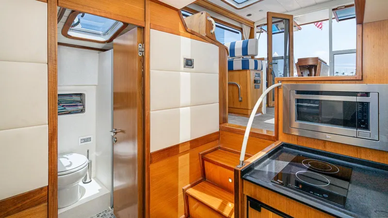 Exhale Yacht Photos Pics 