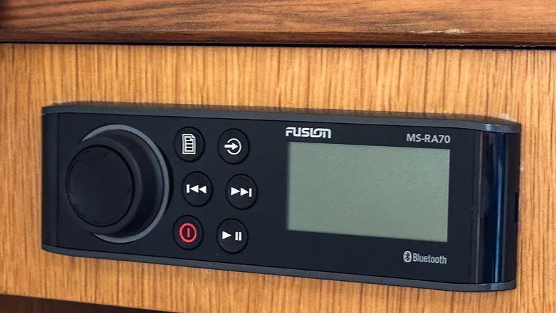 Exhale Yacht Photos Pics 