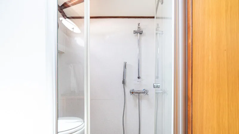 Exhale Yacht Photos Pics 