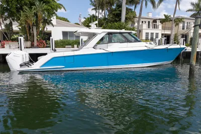 Tiara Yachts 48 LS