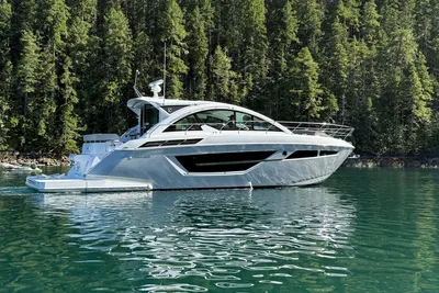 Cruisers Yachts 50 Cantius