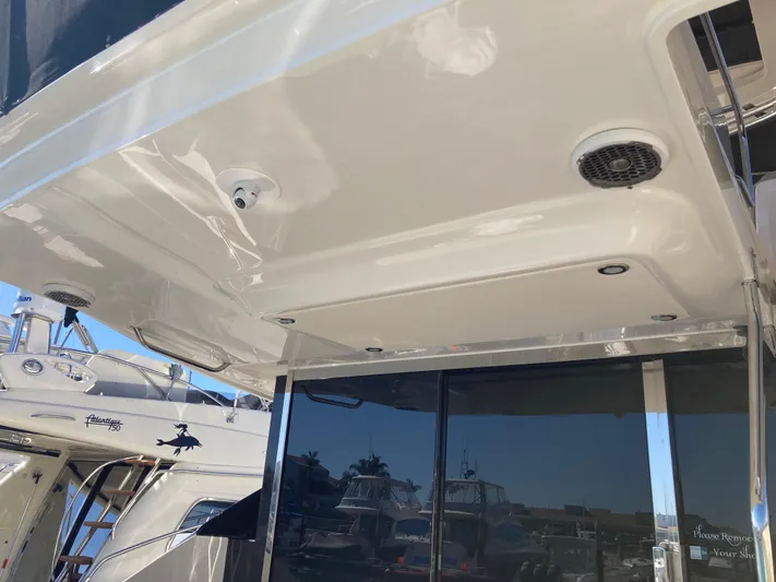  Yacht Photos Pics 2018 Sea Ray Fly 510 yacht with sleek exterior and modern design features.