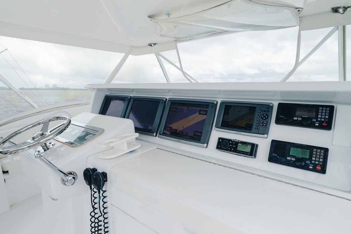 2005 Hatteras 60 