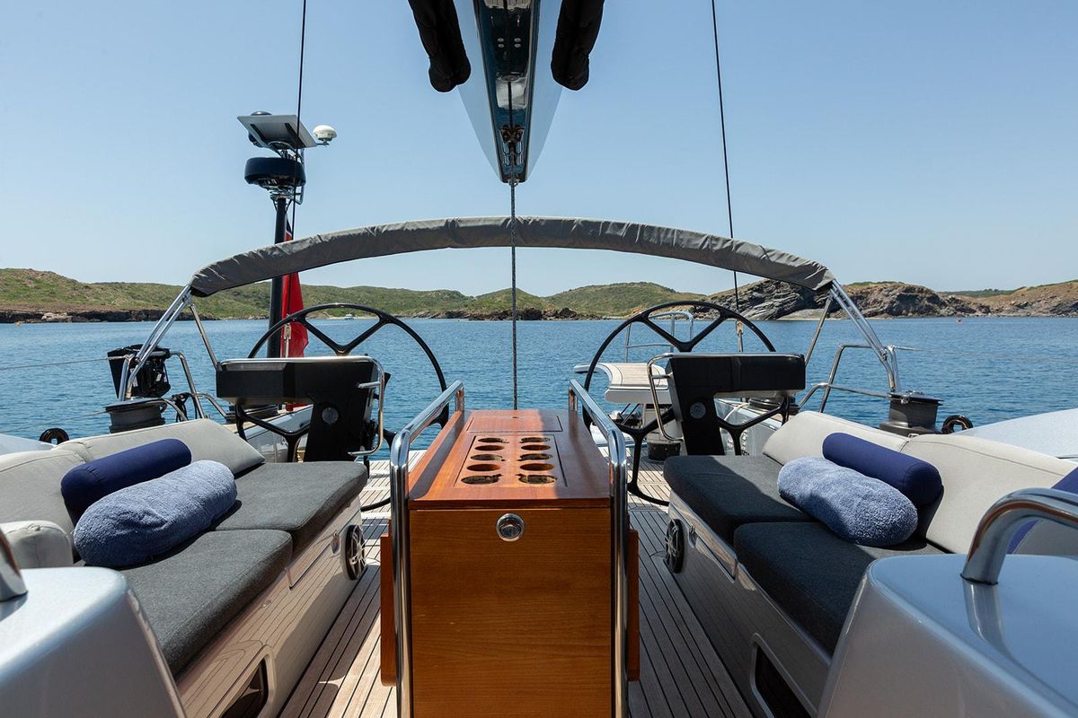2009 Shipman 72 