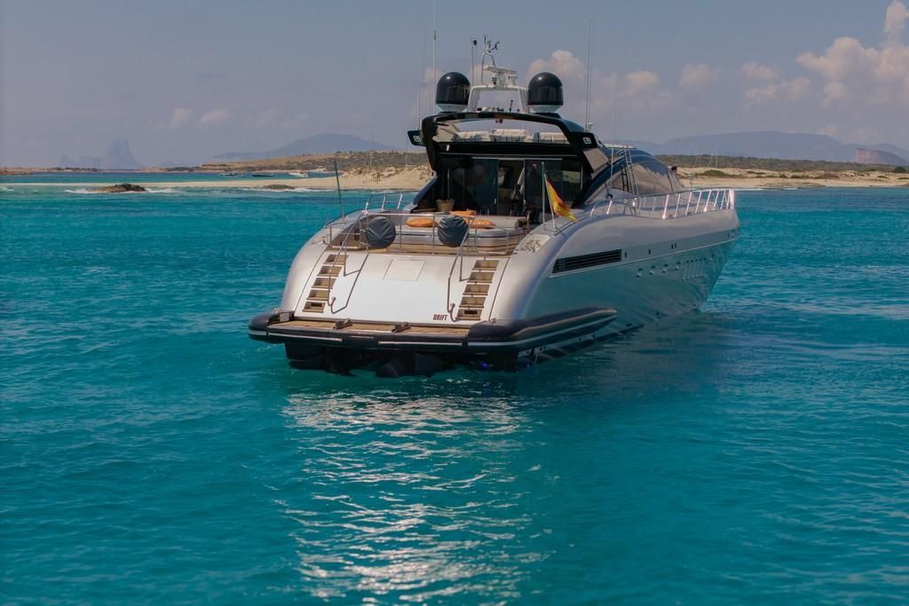 2005 Mangusta 92 