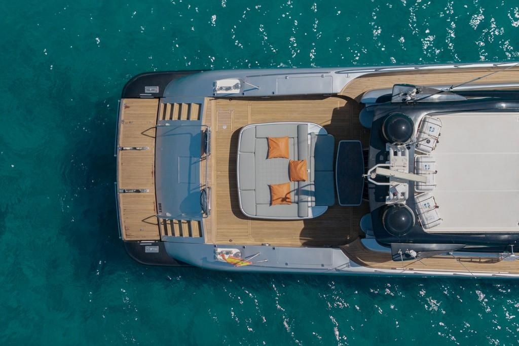 2005 Mangusta 92 