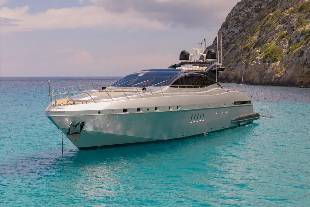 2005 Mangusta 92 