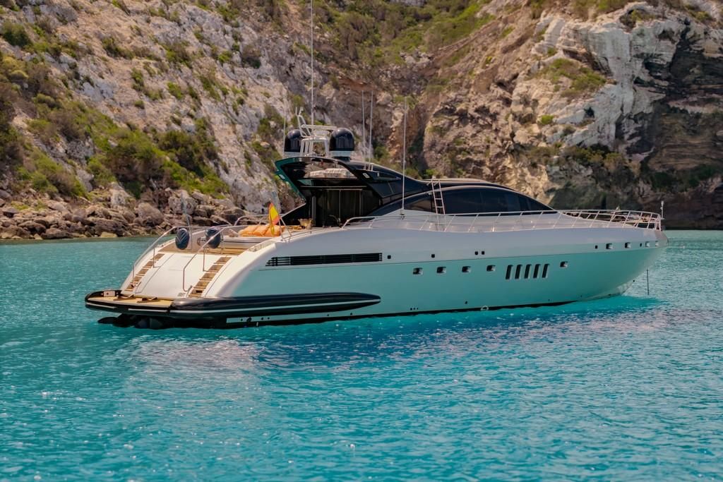 2005 Mangusta 92 