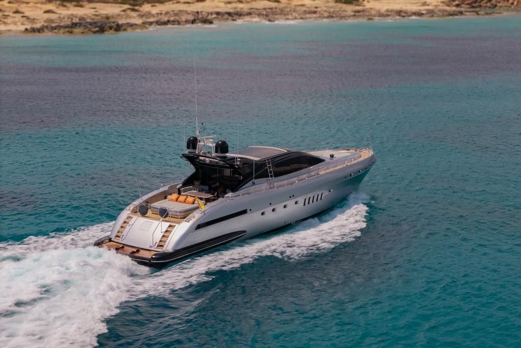 2005 Mangusta 92 