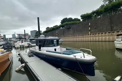 2022 Axopar 28 Cabin - Wetbar