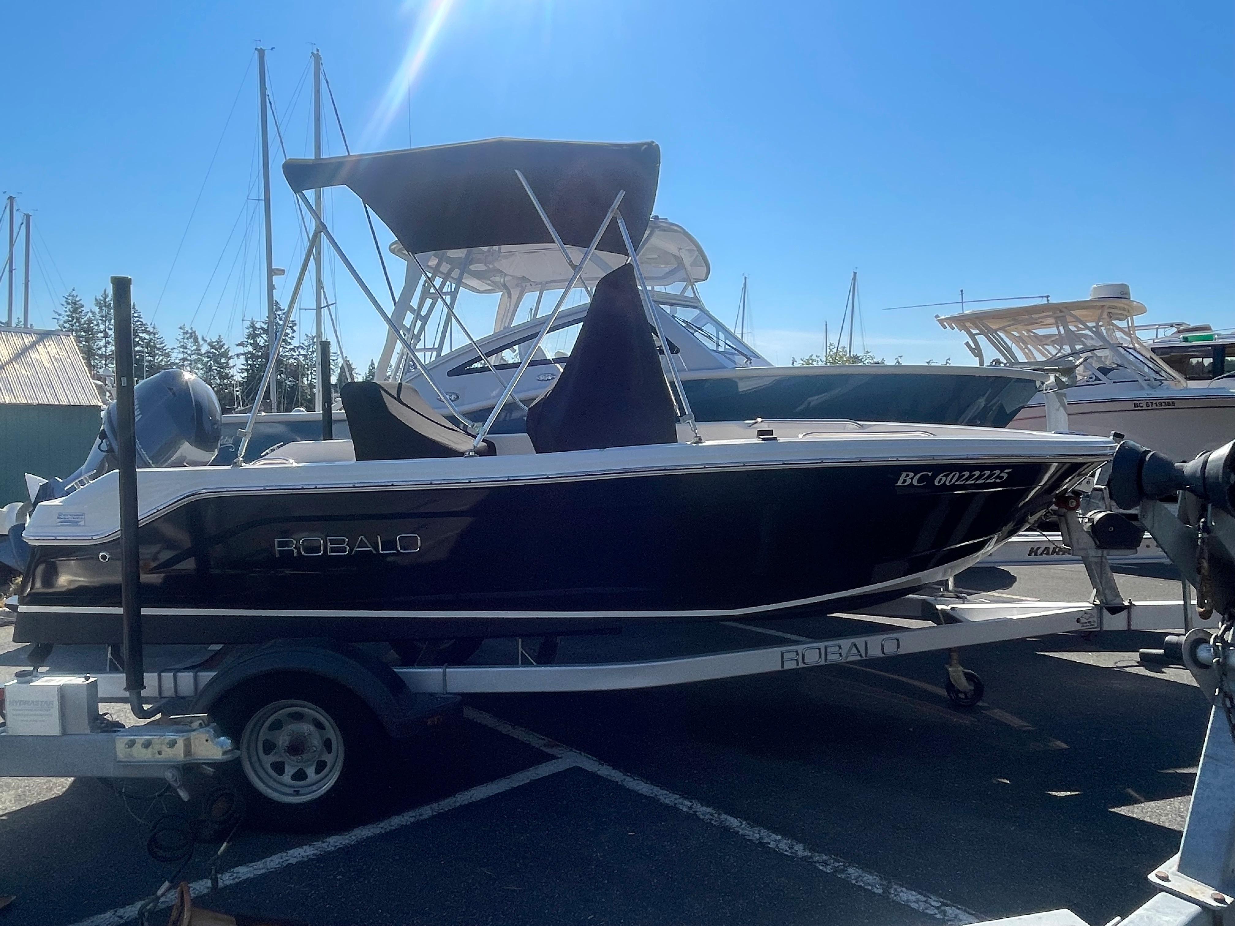 2016 Robalo R160