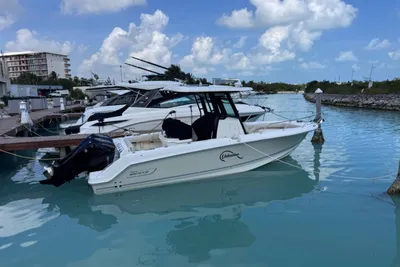 Boston Whaler 250 Outrage