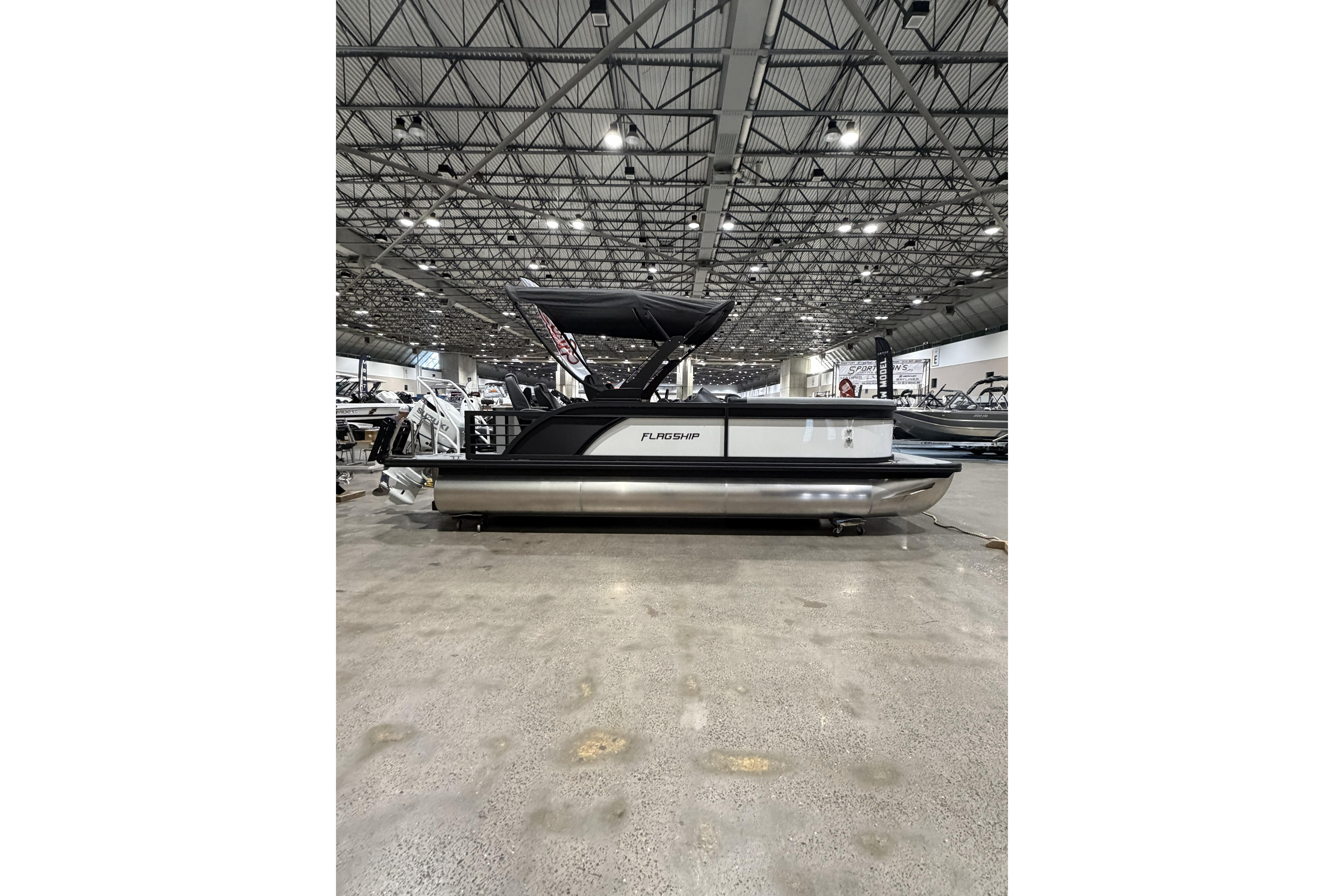 Flagship Discover 22 Rear Fish w/ ext. Rear Deck