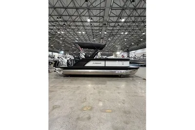 Flagship Discover 22 Rear Fish w/ ext. Rear Deck