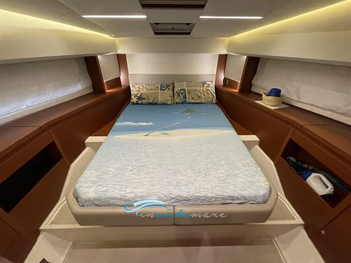  Yacht Photos Pics Prestige 460 camera armatore