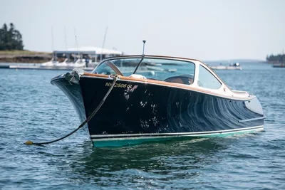 Hinckley Talaria 29 Runabout